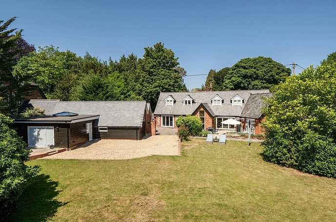5 bedroom detached house for sale