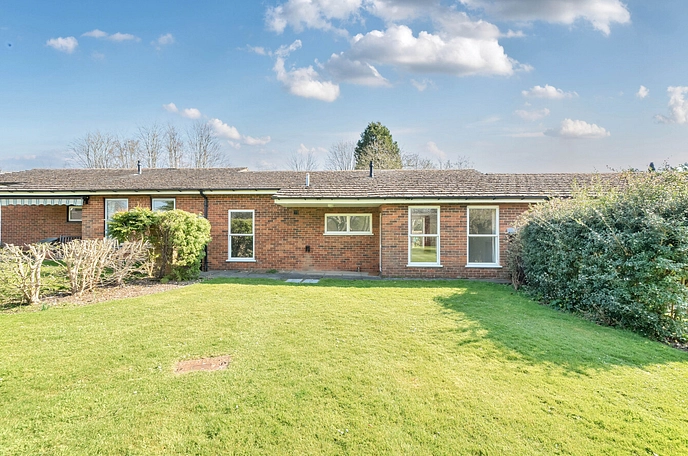 2 bedroom  terraced bungalow for sale