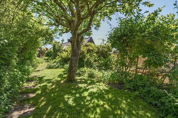 2 bedroom  terraced house for sale