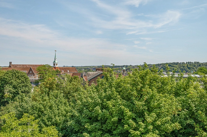 5 bedroom  terraced house for sale