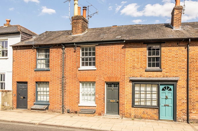 2 bedroom  terraced house for sale