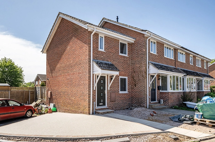 2 bedroom terraced house for sale