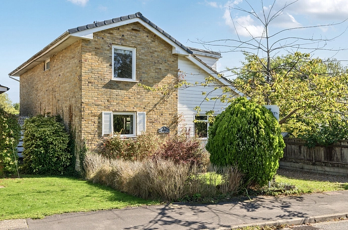 4 bedroom  detached house for sale