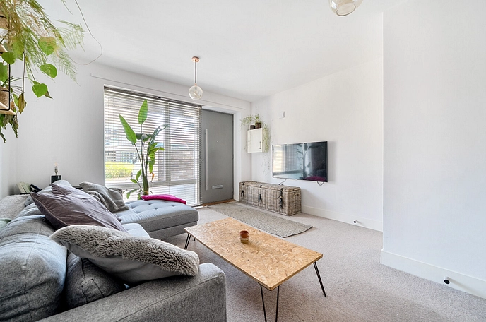 2 bedroom  terraced house for sale