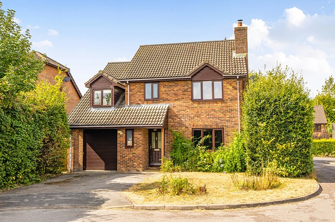 4 bedroom  detached house for sale