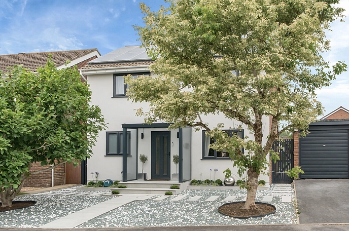 4 bedroom  detached house for sale