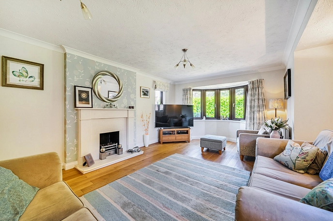5 bedroom  detached house for sale