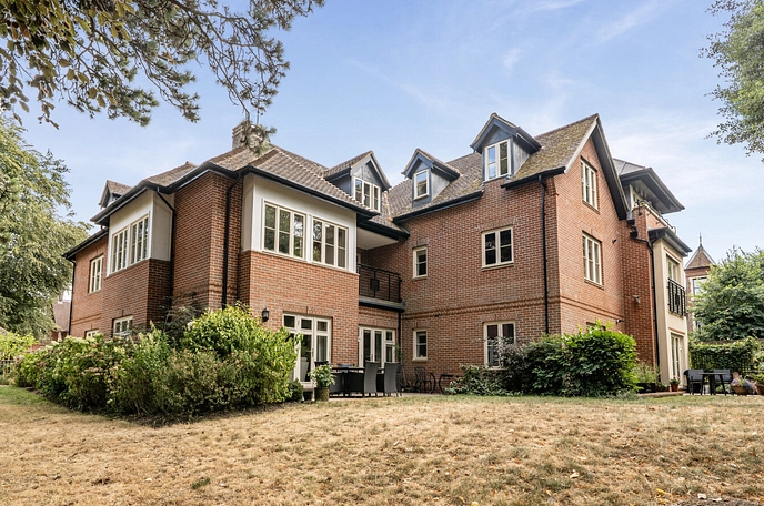3 bedroom apartment for sale