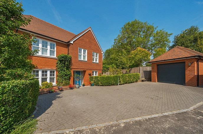 4 bedroom  detached house for sale