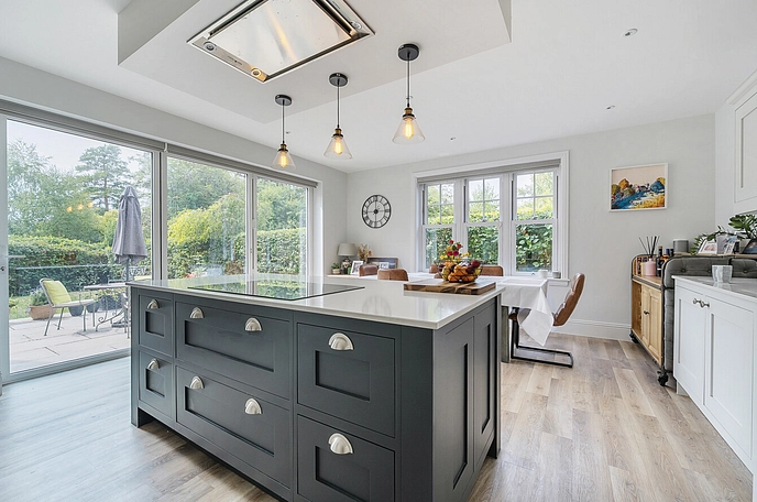 4 bedroom  detached house for sale