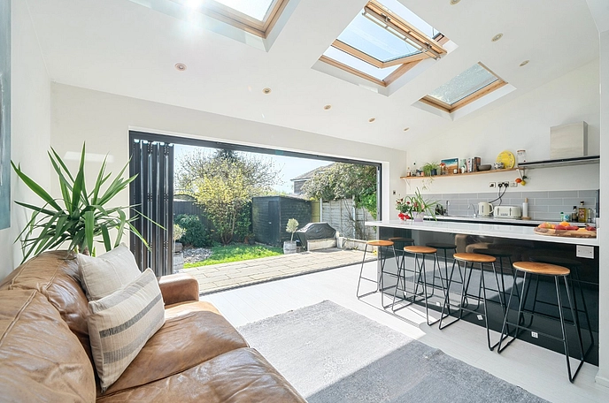 4 bedroom  semi-detached house for sale