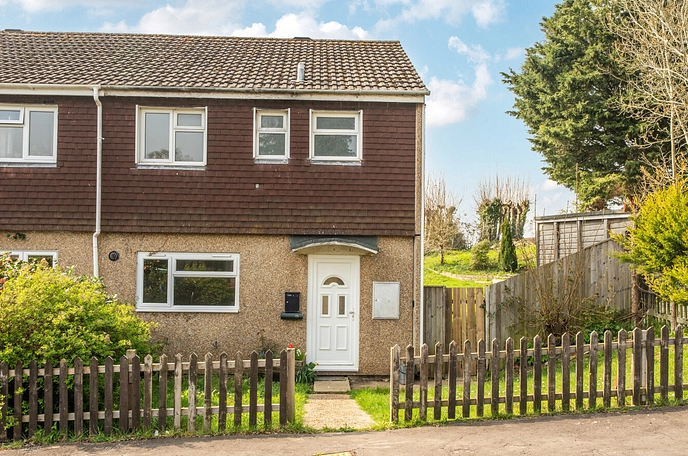 3 bedroom  semi-detached house for sale