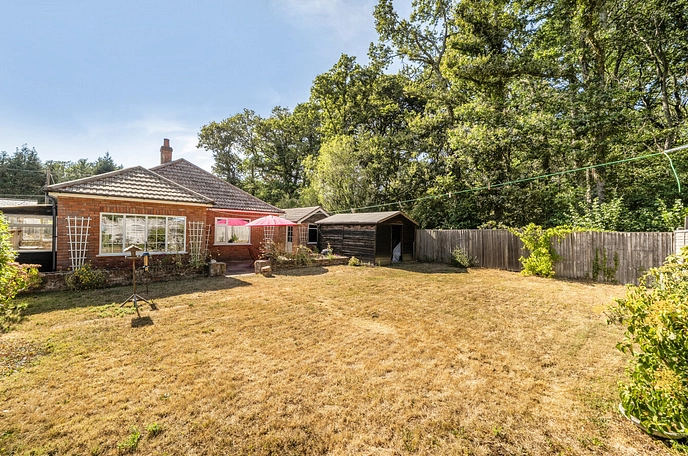 2 bedroom  detached bungalow for sale