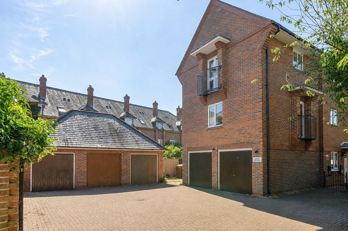 3 bedroom apartment for sale