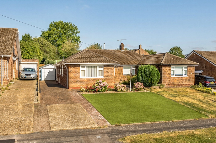 2 bedroom  semi-detached bungalow for sale