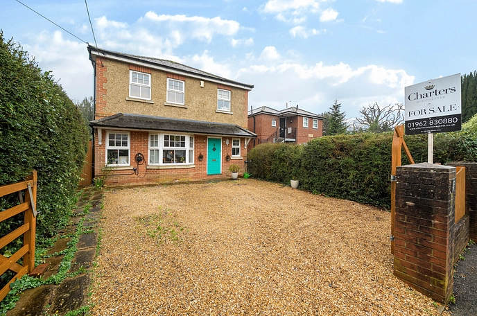 4 bedroom  detached house for sale