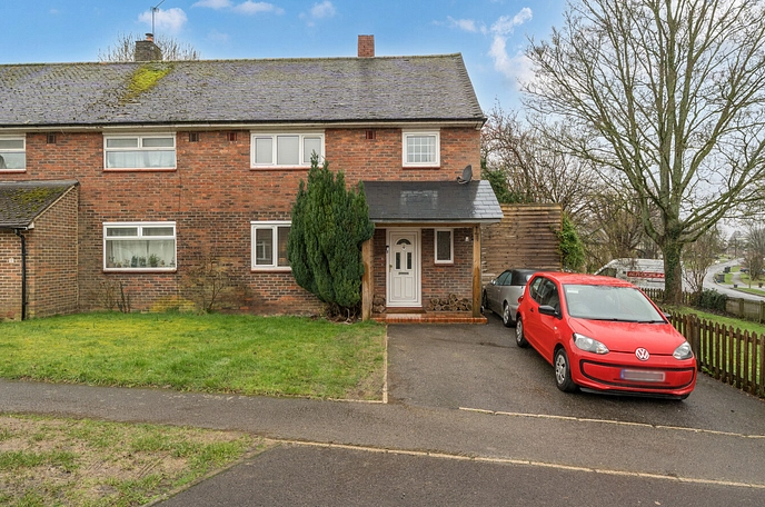 3 bedroom  semi-detached house for sale