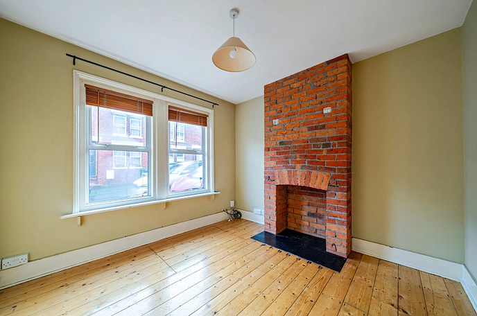 2 bedroom  terraced house for sale