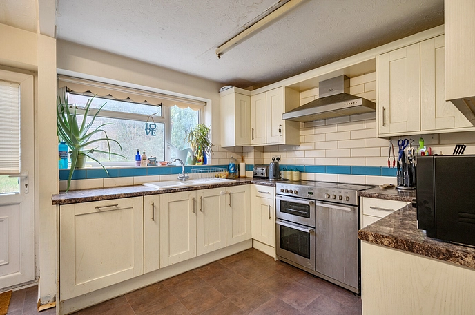 4 bedroom  semi-detached house for sale