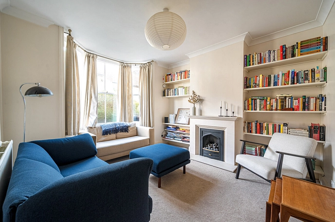 2 bedroom  terraced house for sale