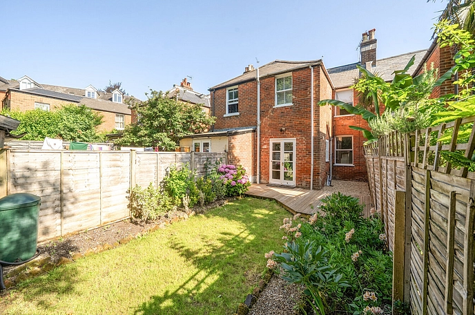 2 bedroom  terraced house for sale