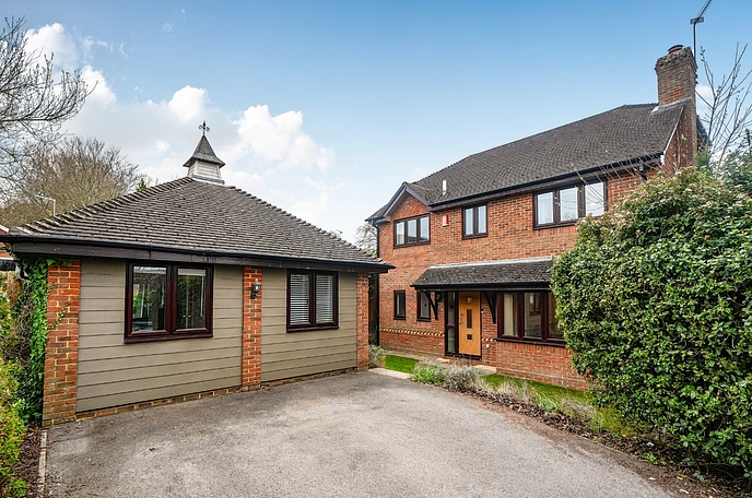 4 bedroom  detached house for sale