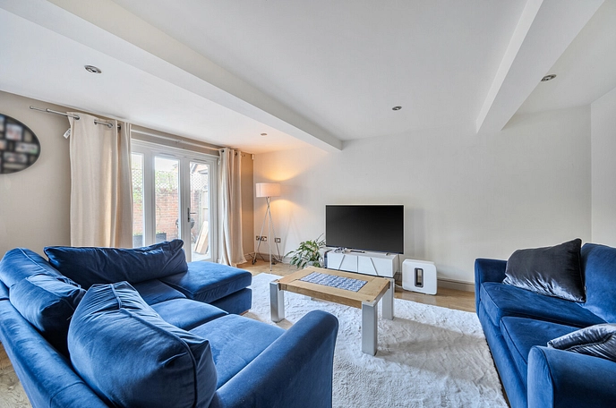 3 bedroom  terraced house for sale