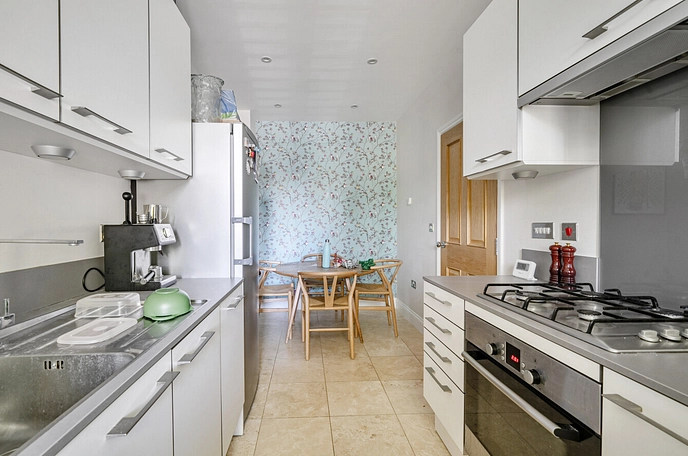 2 bedroom  semi-detached house for sale