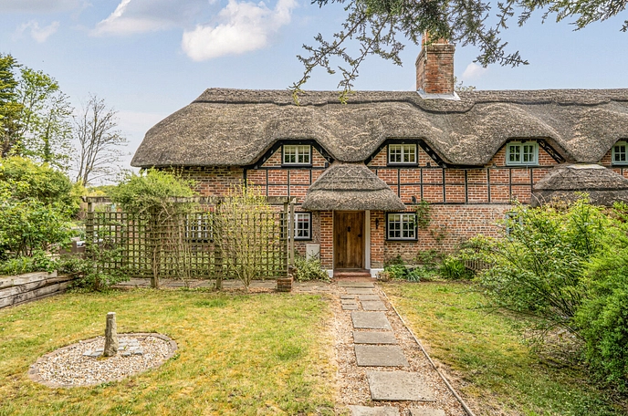 3 bedroom  semi-detached house for sale