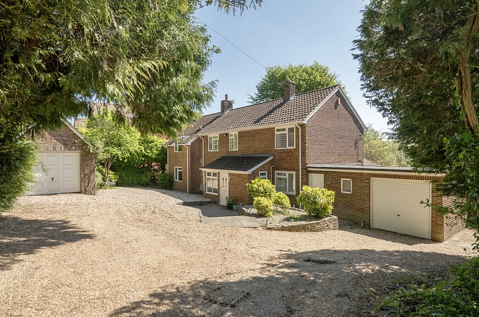 4 bedroom  detached house for sale
