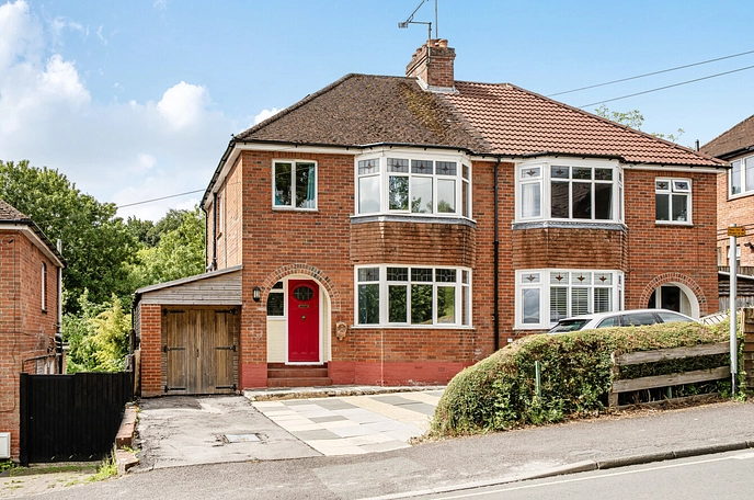 3 bedroom  semi-detached house for sale