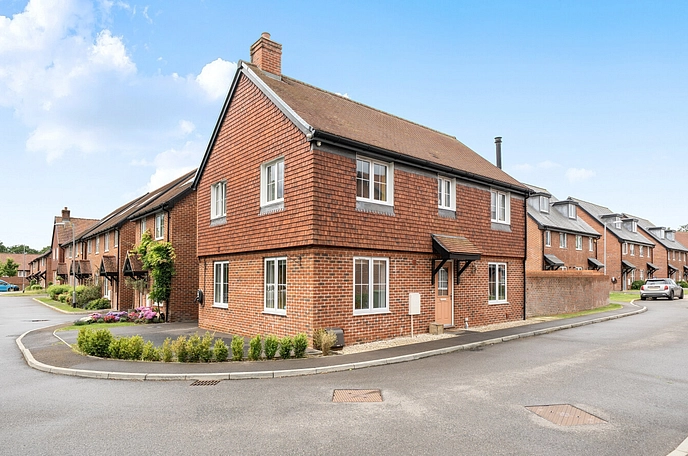 4 bedroom  detached house for sale