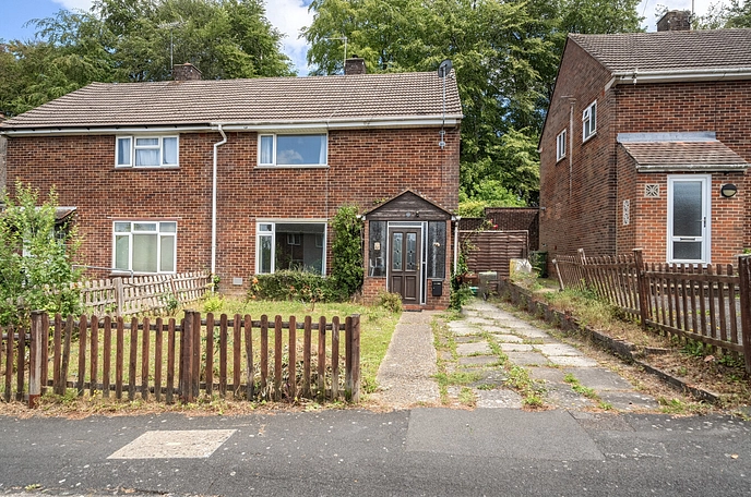 3 bedroom  semi-detached house for sale