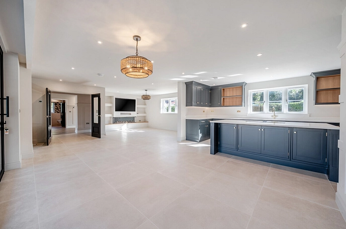 5 bedroom  detached house for sale