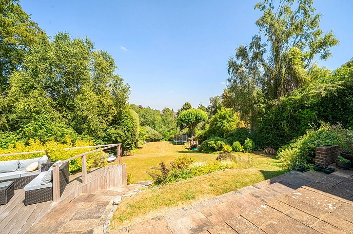 5 bedroom  detached house for sale