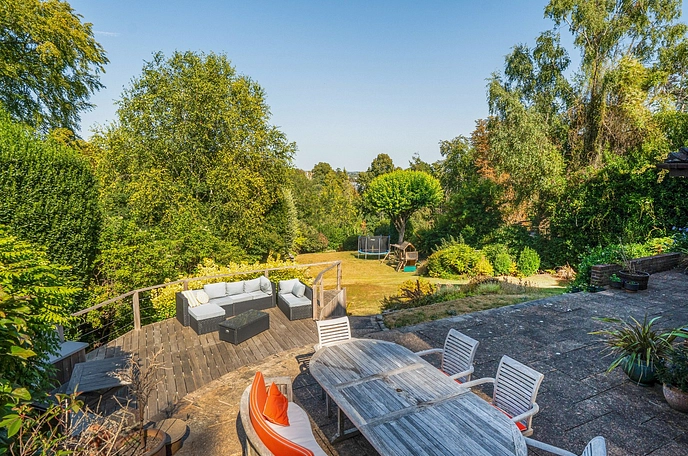 5 bedroom  detached house for sale