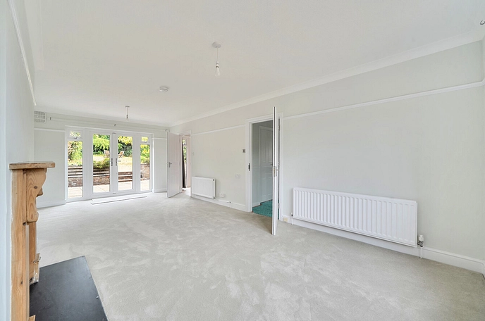 4 bedroom  semi-detached house for sale
