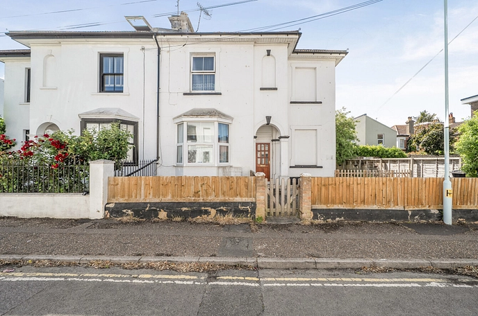 2 bedroom apartment to rent