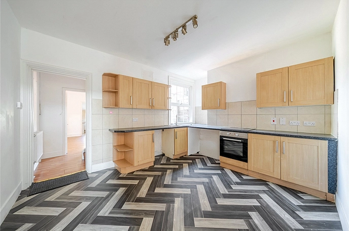 4 bedroom  terraced house to rent