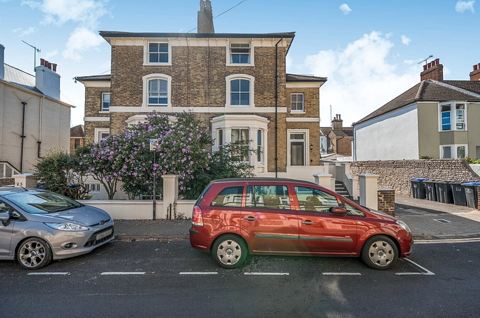 1 bedroom apartment to rent