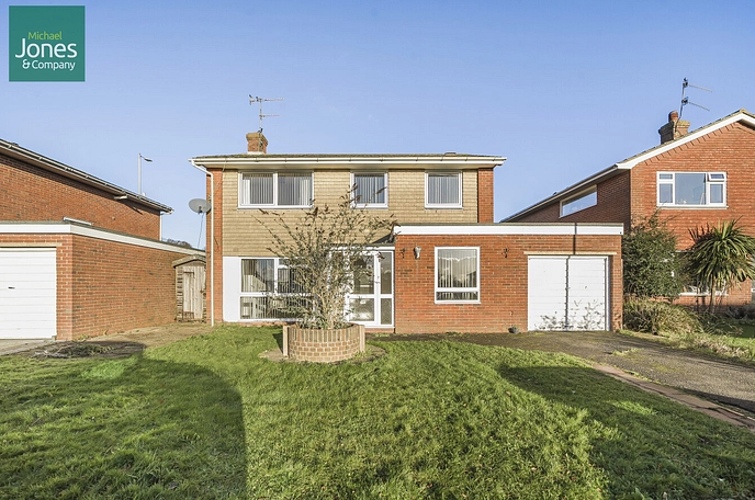 4 bedroom detached house to rent