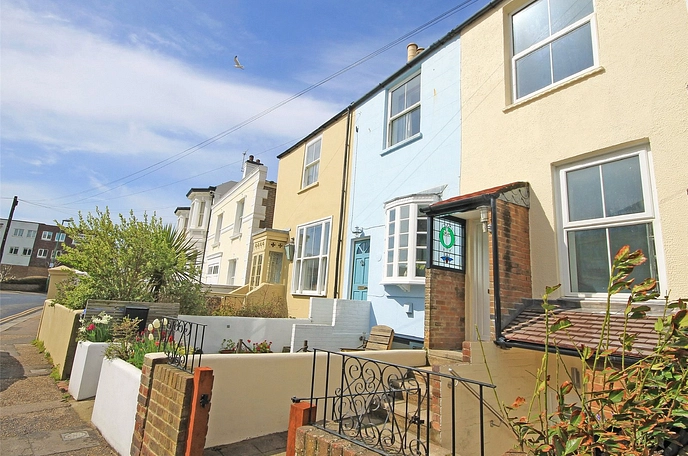 2 bedroom  terraced house to rent