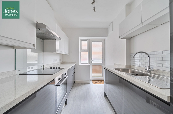 2 bedroom apartment to rent