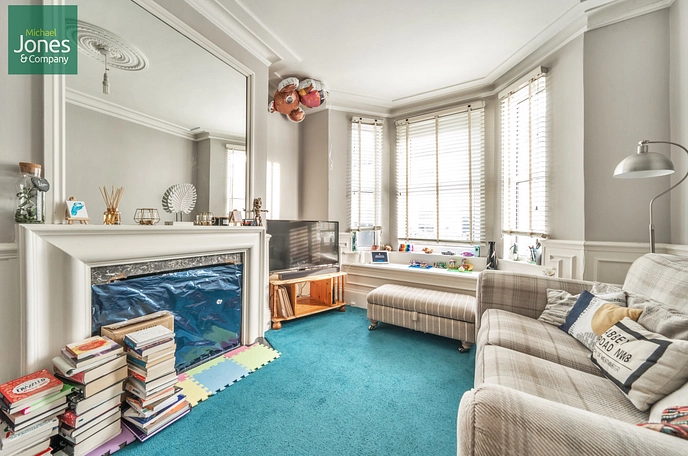 3 bedroom  terraced house to rent