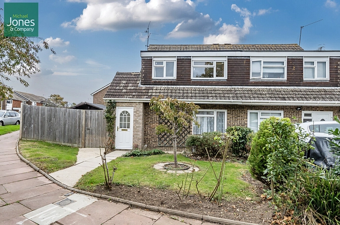 3 bedroom semi-detached house to rent