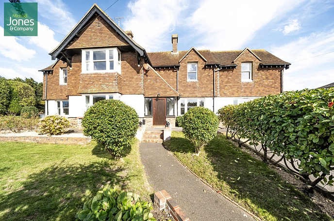 5 bedroom detached house to rent