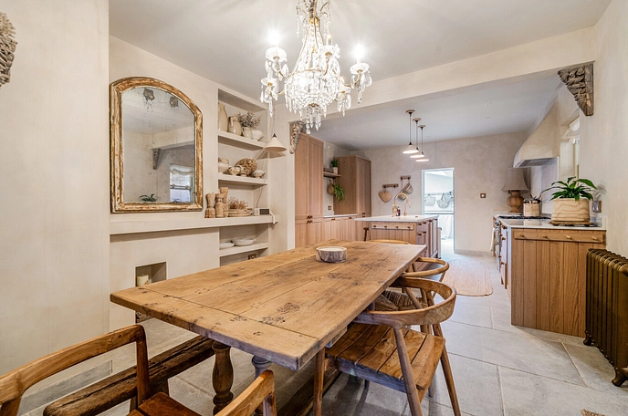 5 bedroom  terraced house to rent