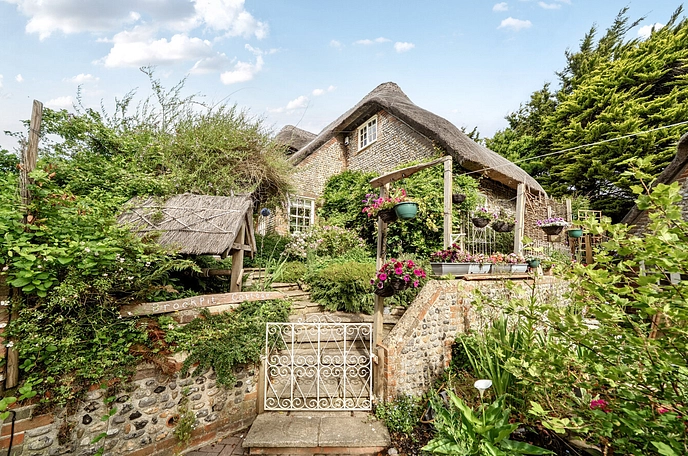 4 bedroom  detached house to rent