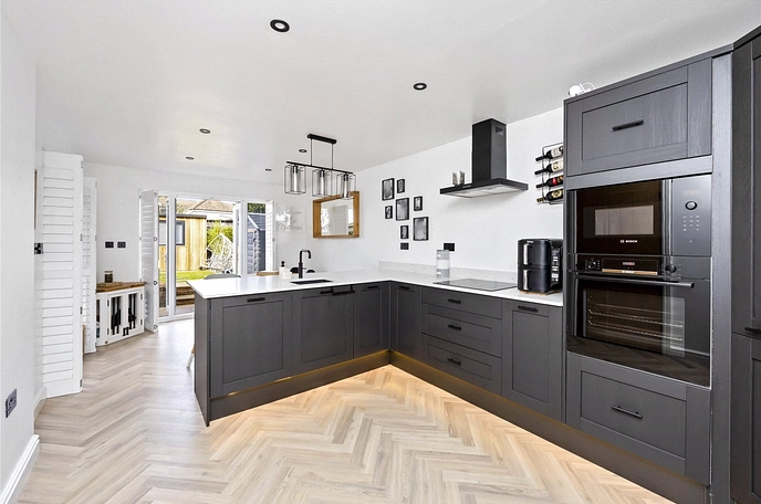 3 bedroom  semi-detached house to rent