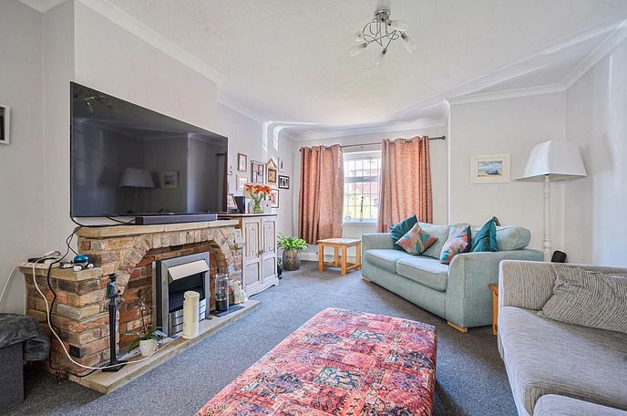 4 bedroom  terraced house to rent